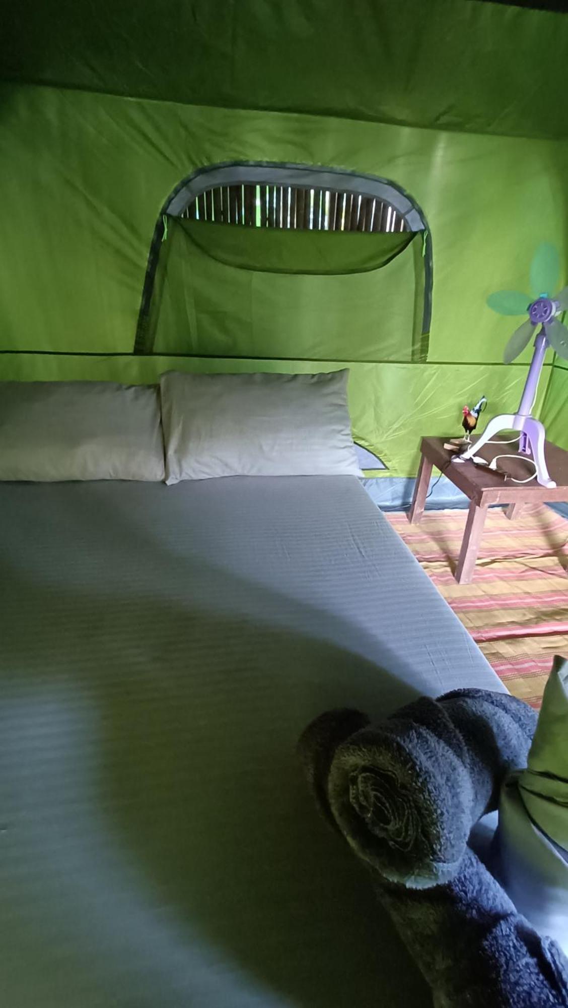 Tony'S Country Glamping With Chalet With Private Wash Room Accommodation 엘니도 외부 사진