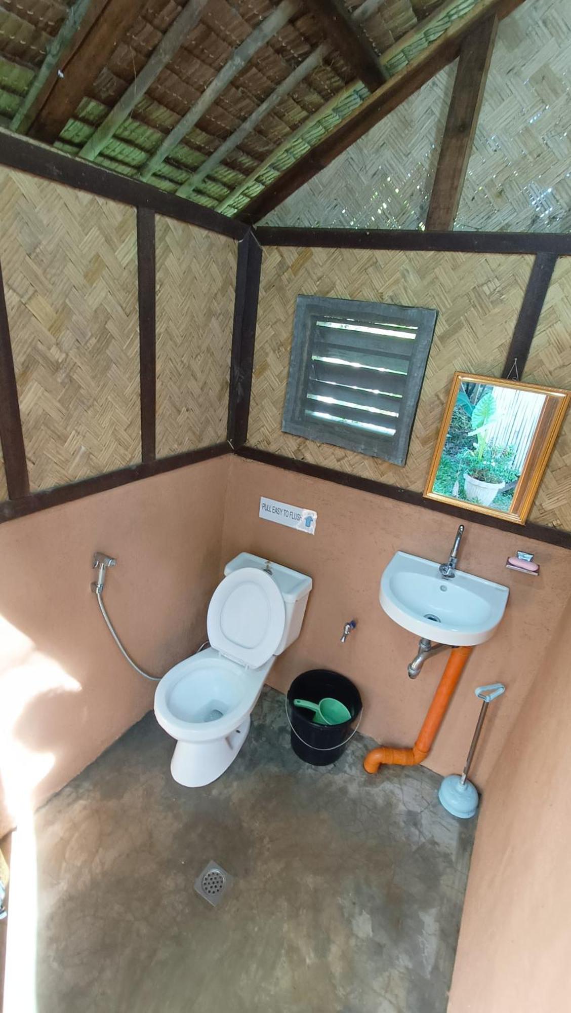 Tony'S Country Glamping With Chalet With Private Wash Room Accommodation 엘니도 외부 사진