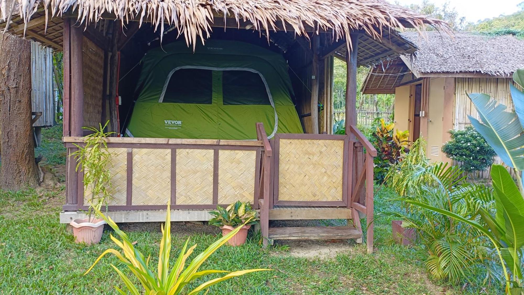 Tony'S Country Glamping With Chalet With Private Wash Room Accommodation 엘니도 객실 사진